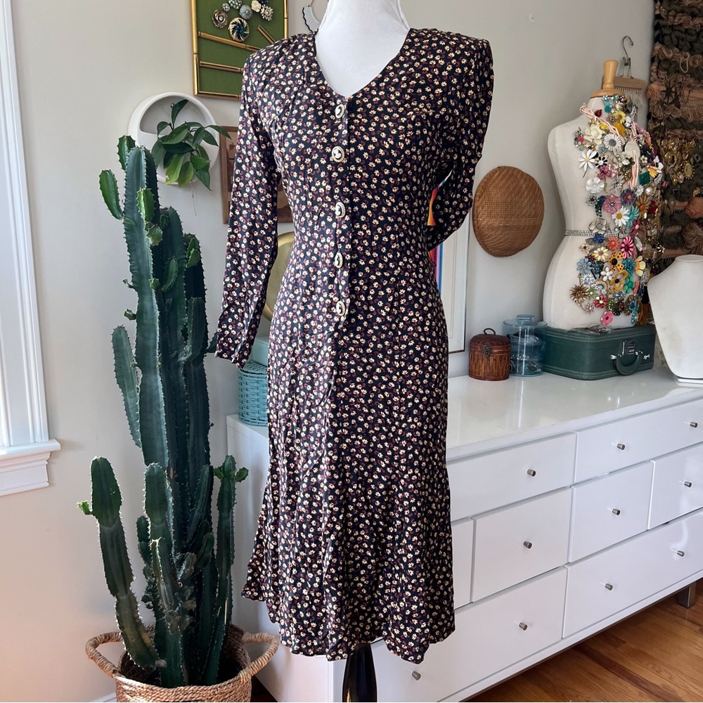 Vintage Positive Attitude Long Sleeve Floral Dress with Faux Cameo Buttons 5/6